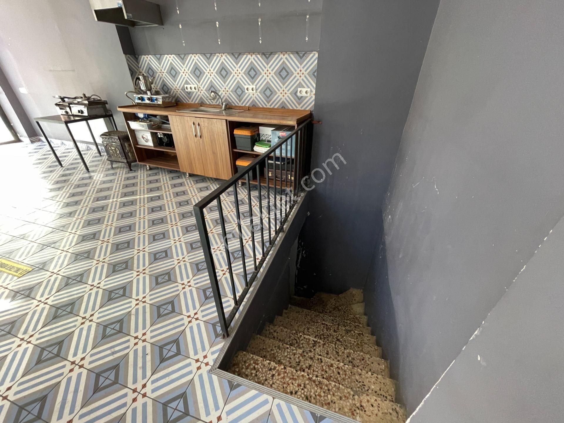 Cerrahpaşa’da Ana Cadde Üzerinde Köşe Konumlu Kiralık Şık Dükkan - Görsel 32