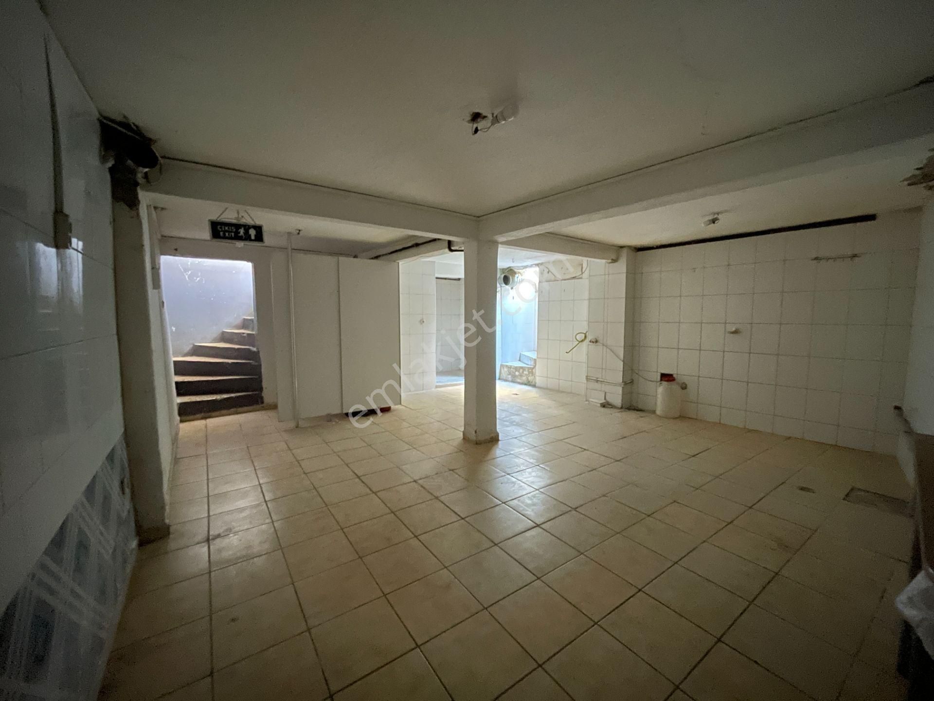 Cerrahpaşa’da Ana Cadde Üzerinde Köşe Konumlu Kiralık Şık Dükkan - Görsel 25