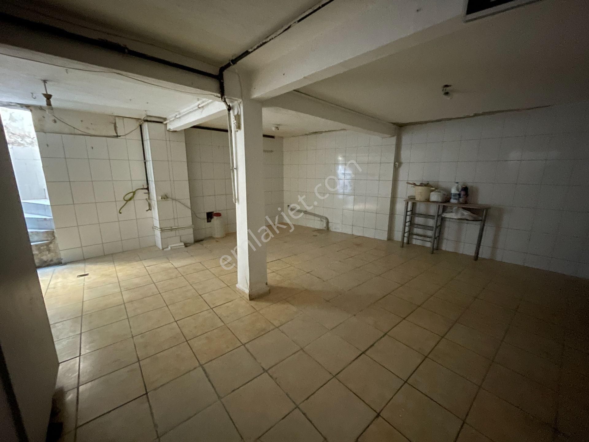 Cerrahpaşa’da Ana Cadde Üzerinde Köşe Konumlu Kiralık Şık Dükkan - Görsel 27