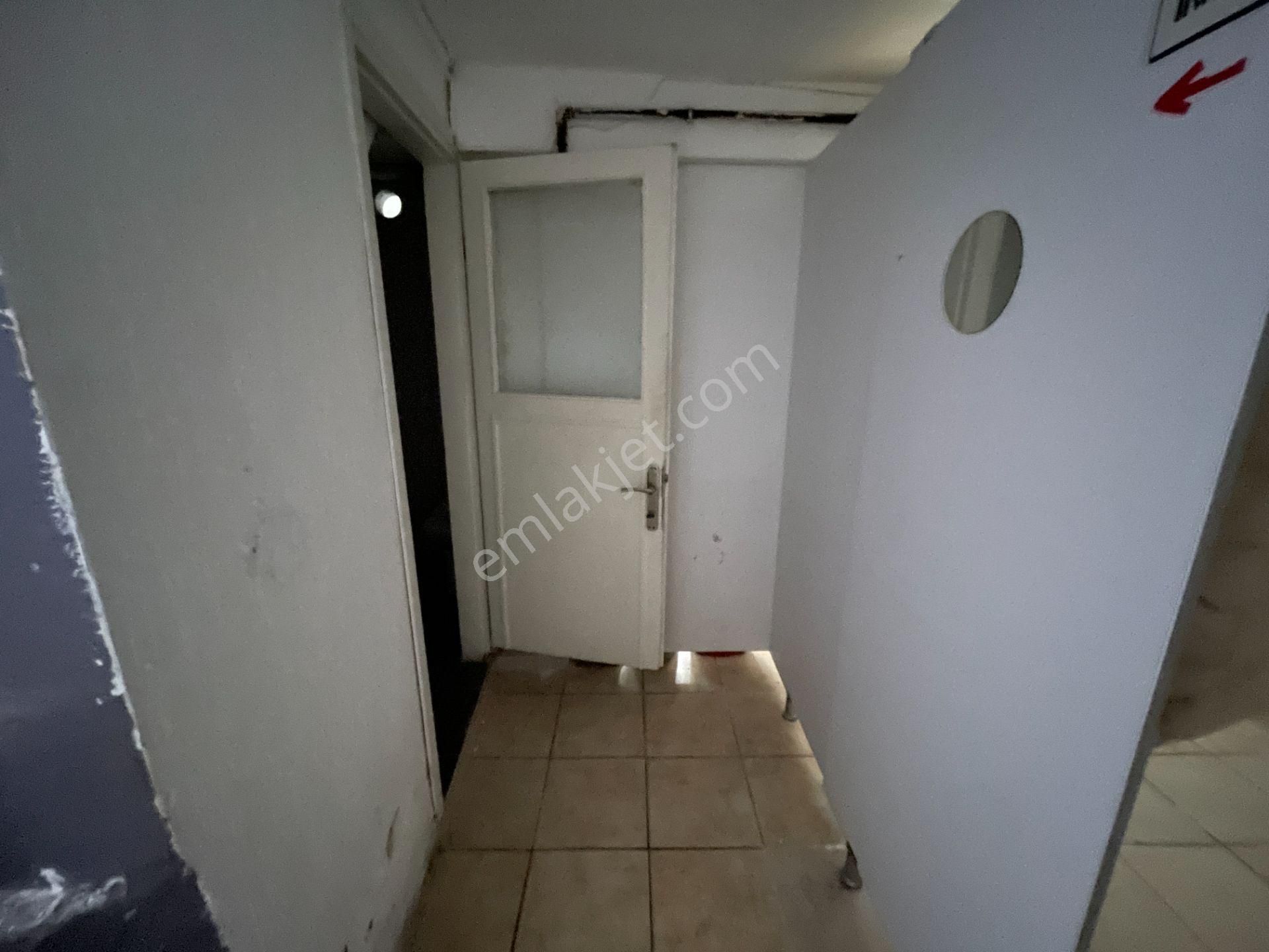 Cerrahpaşa’da Ana Cadde Üzerinde Köşe Konumlu Kiralık Şık Dükkan - Görsel 19
