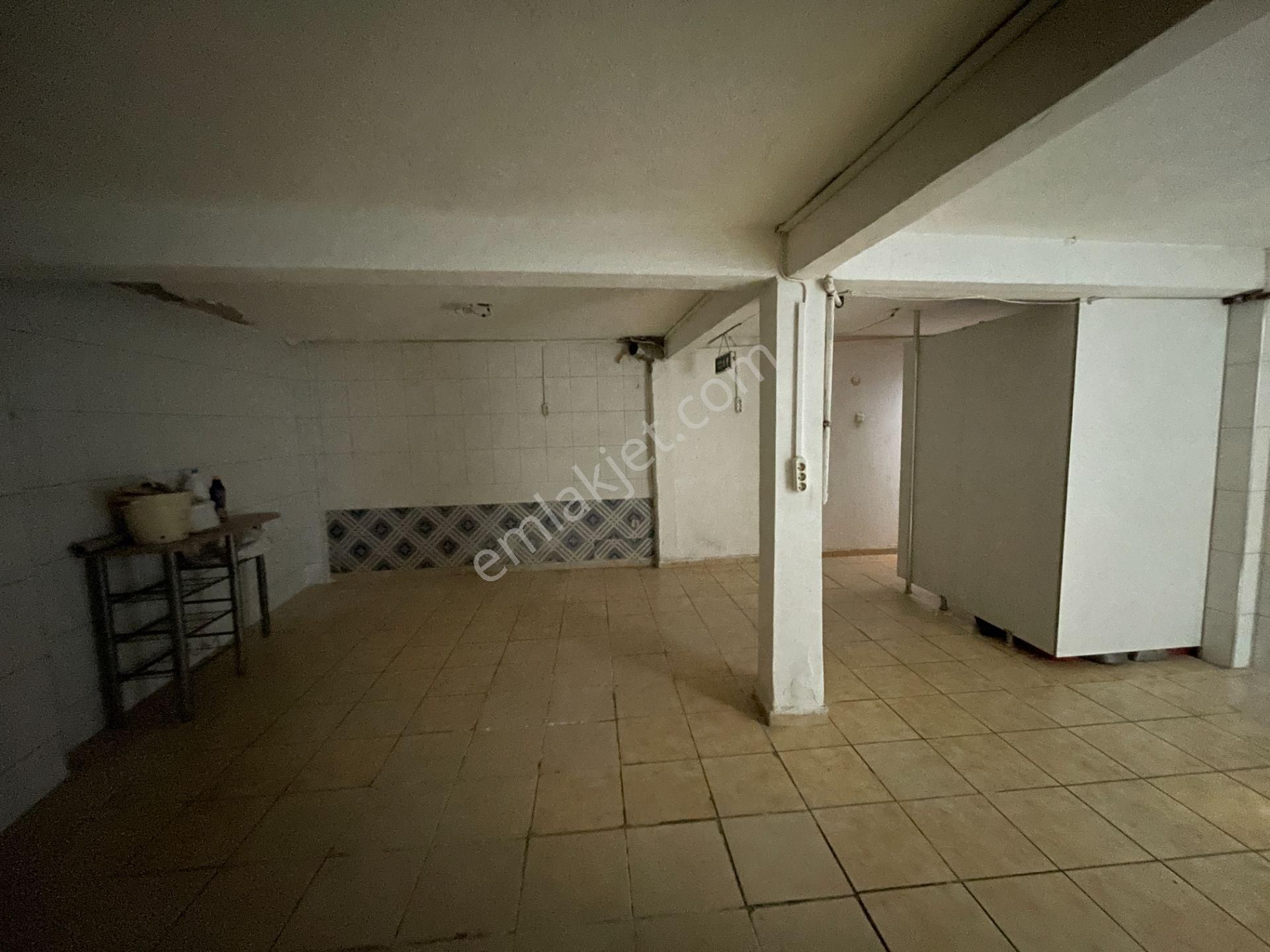 Cerrahpaşa’da Ana Cadde Üzerinde Köşe Konumlu Kiralık Şık Dükkan - Görsel 28