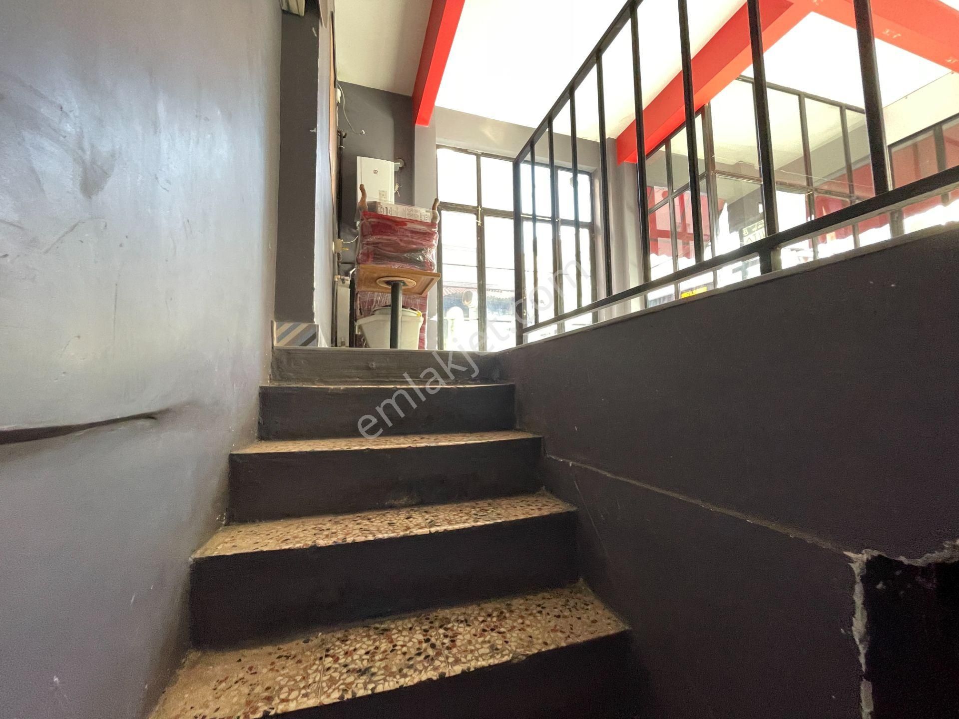 Cerrahpaşa’da Ana Cadde Üzerinde Köşe Konumlu Kiralık Şık Dükkan - Görsel 24