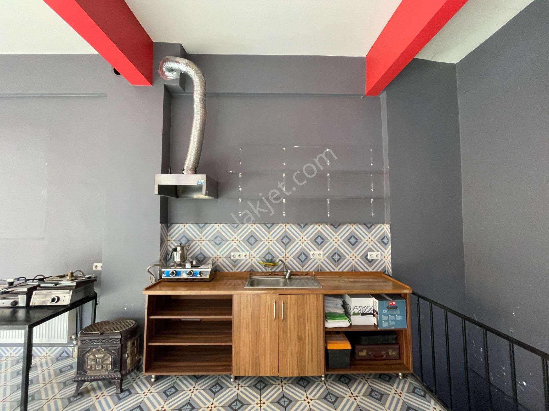 Cerrahpaşa’da Ana Cadde Üzerinde Köşe Konumlu Kiralık Şık Dükkan - Görsel 12