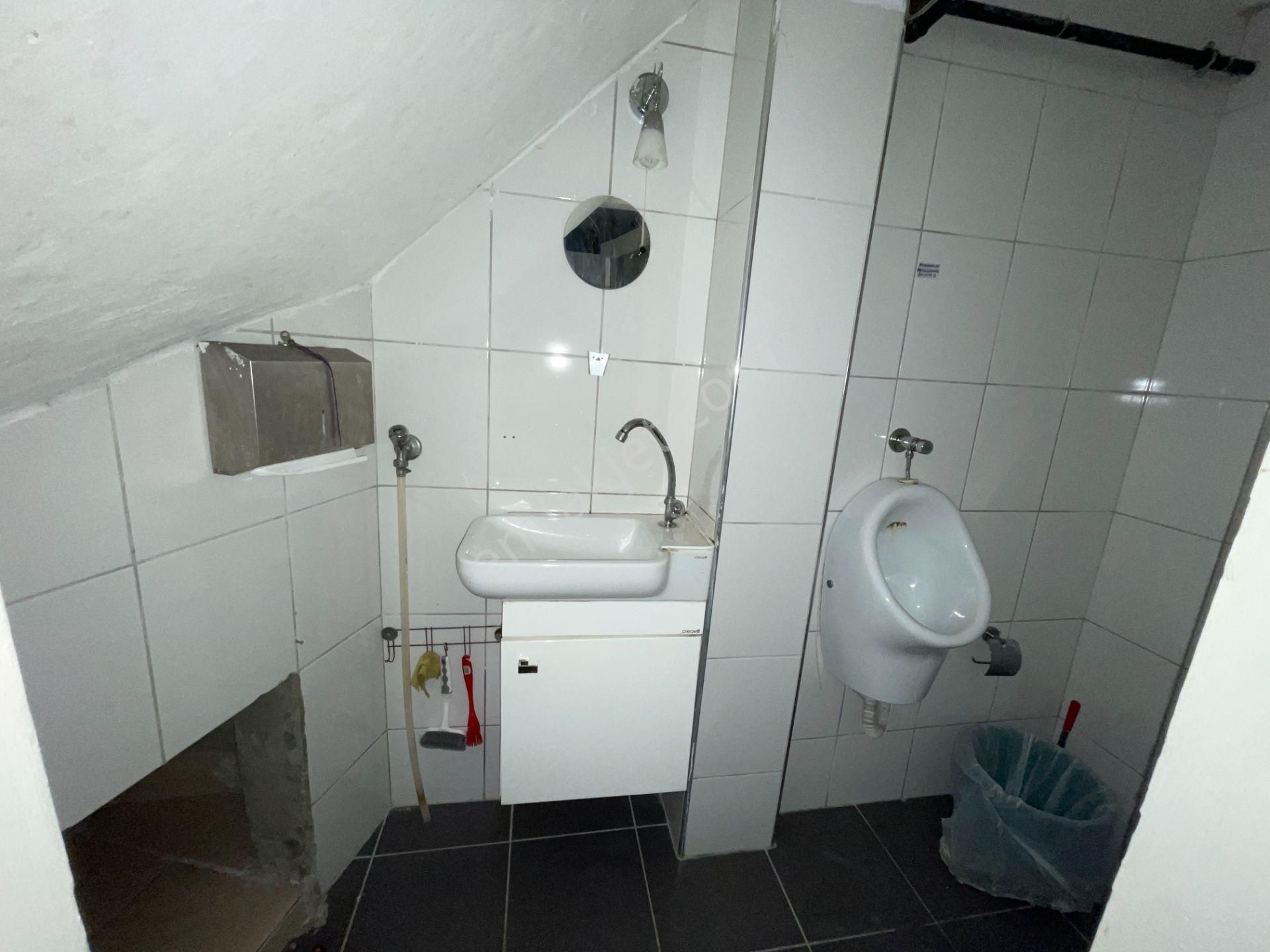 Cerrahpaşa’da Ana Cadde Üzerinde Köşe Konumlu Kiralık Şık Dükkan - Görsel 30