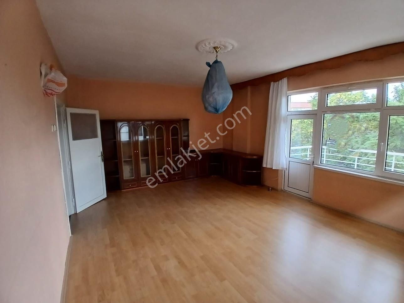 Akçay Emlak'tan Akşehir Altunkalem Mahallesinde Ara Kat Satılık Geniş 2+1 Daire - Görsel 6