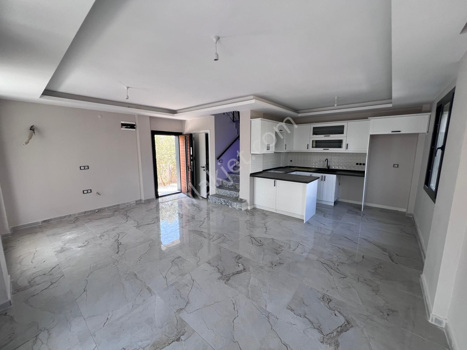 300m2 Arsa İçinde Tek Müstakil 3+1 Villa 4 Tarafı Bahçeli - Görsel 16