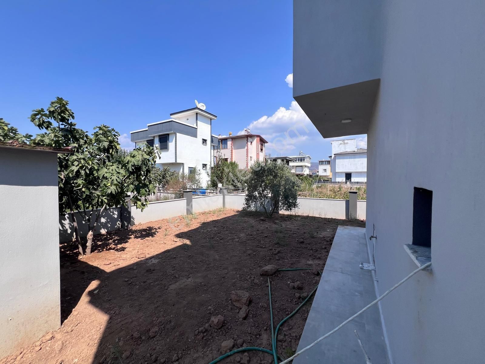 300m2 Arsa İçinde Tek Müstakil 3+1 Villa 4 Tarafı Bahçeli - Görsel 12