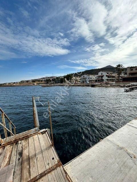 Foçada Denize Çok Yakın 3+1 Satılık Müstakil Villa - Görsel 23