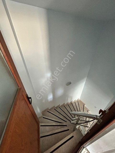 Foçada Denize Çok Yakın 3+1 Satılık Müstakil Villa - Görsel 26