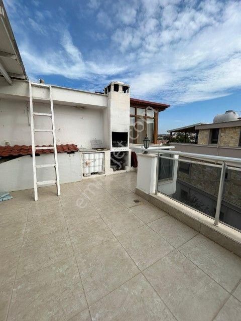 Foçada Denize Çok Yakın 3+1 Satılık Müstakil Villa - Görsel 4