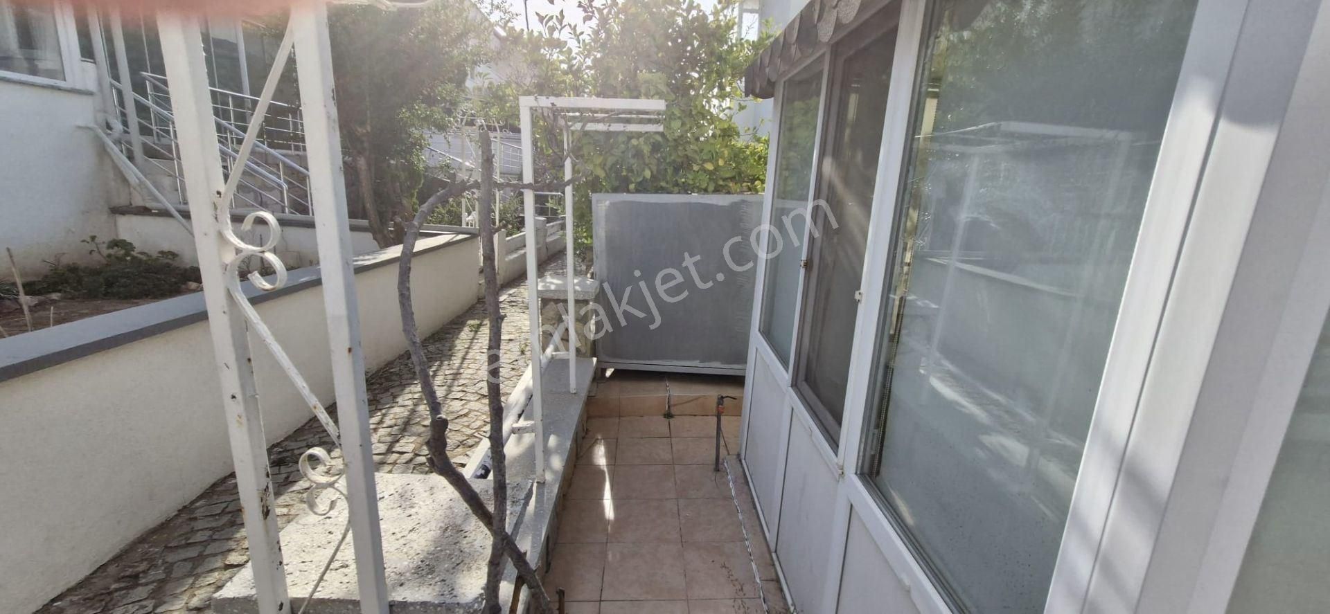 Sahilkent Bölgesinde Kiralık 2+1 Eşyalı Villa - Görsel 17