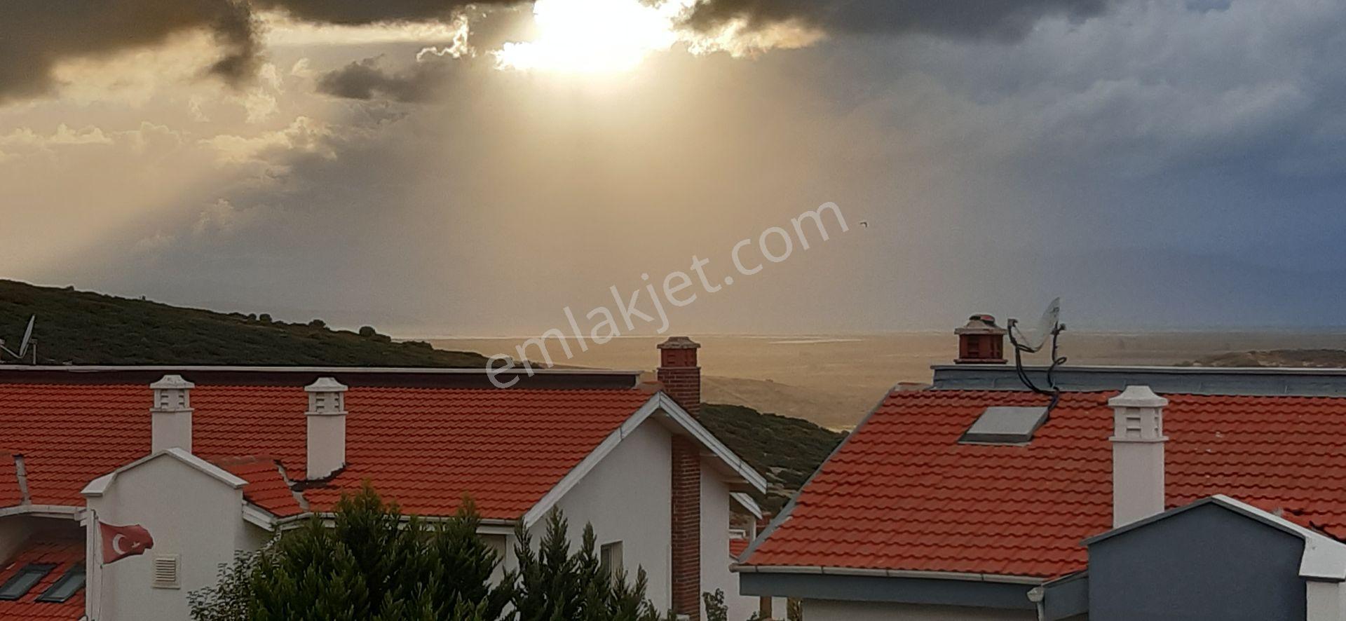 Deniz Ve Karaburan Manzaralı, Yerden Isıtmalı Kombili 5+1 Köşe Villa - Görsel 35