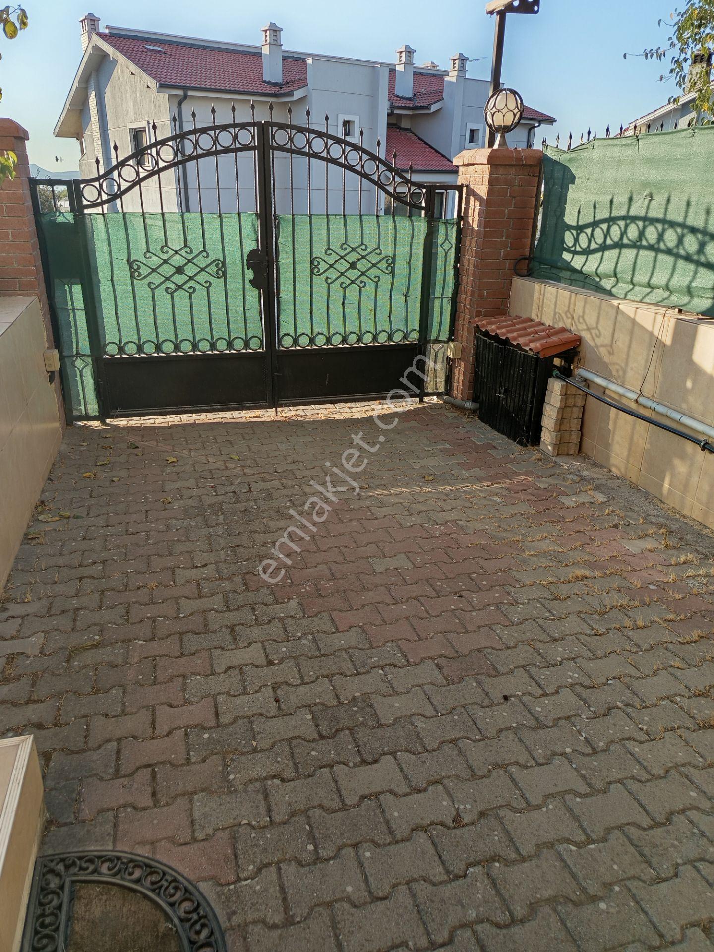 Deniz Ve Karaburan Manzaralı, Yerden Isıtmalı Kombili 5+1 Köşe Villa - Görsel 27