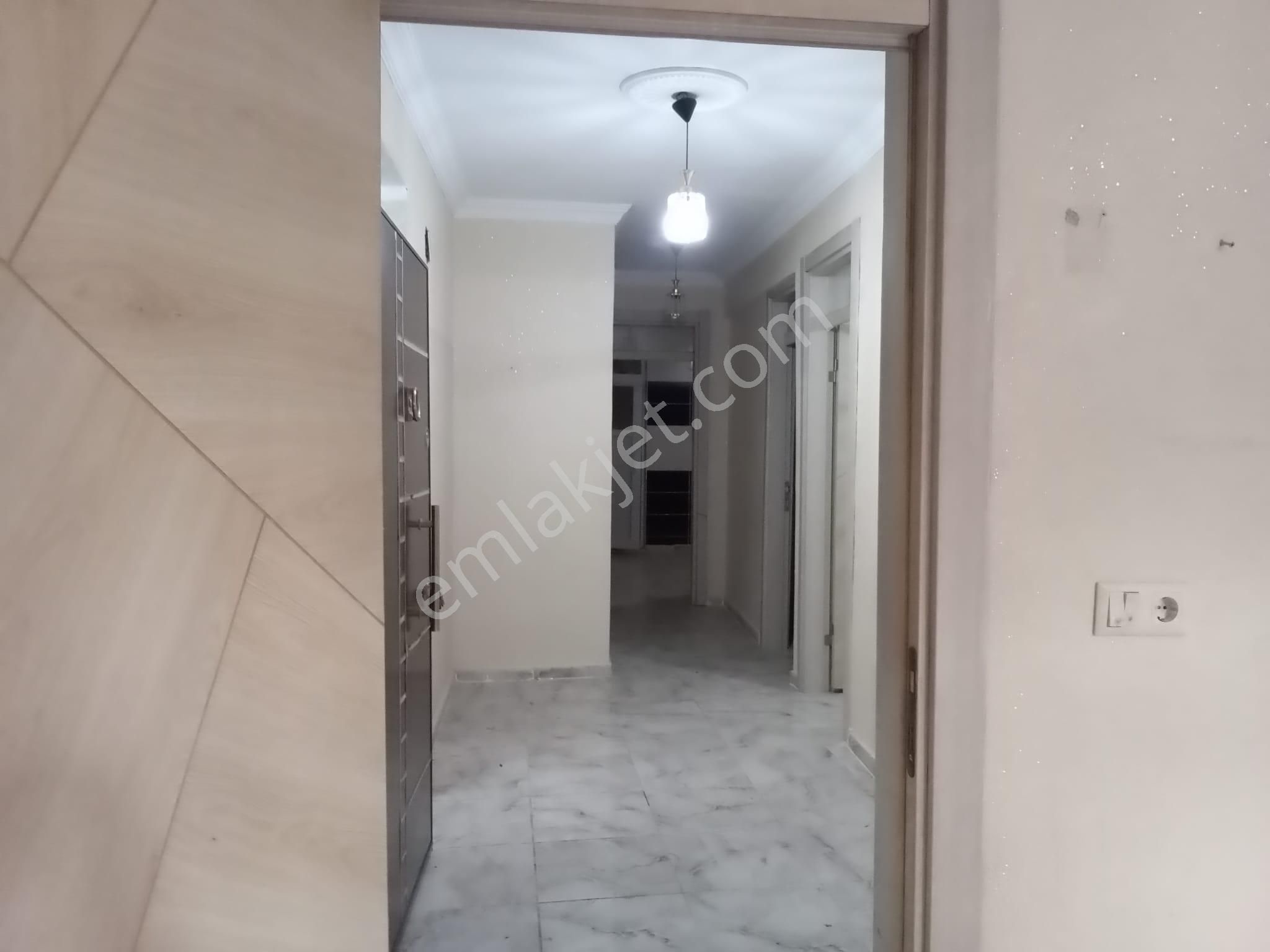 World İlkevim'den Şehrin En Yoğun Noktasında Kiralık 3+1 Daire - Görsel 3