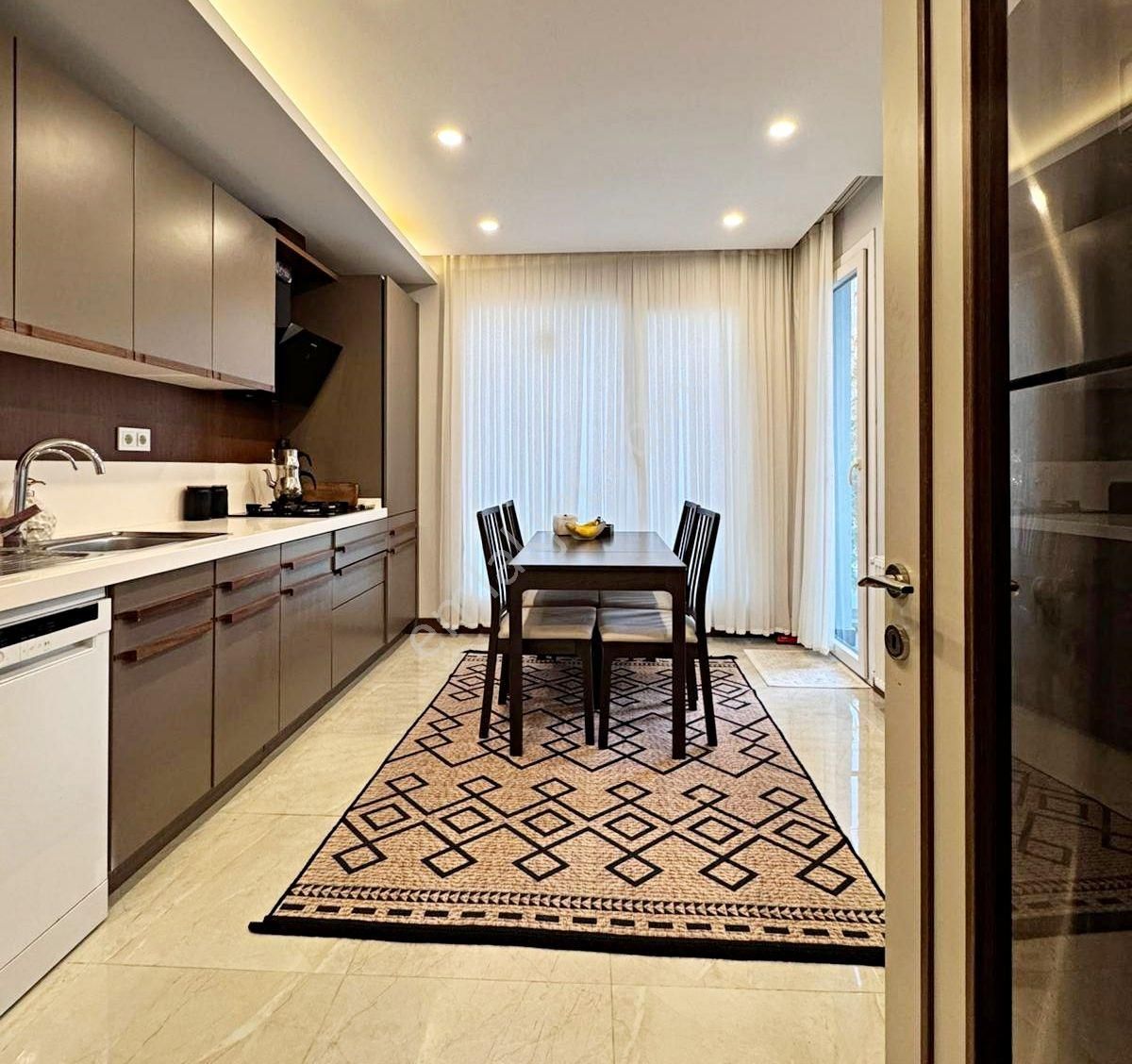 Büyükçekmece Lotus Mimaroba Sitesinde 4+1 185m² Satılık Daire - Görsel 26