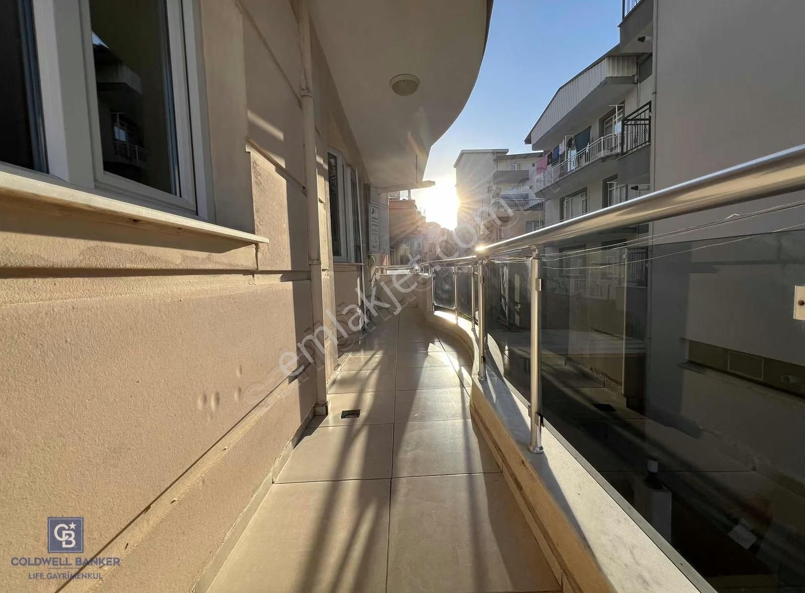 Menemenin En İyi Lokasyonun Da Satılık 3+1 Daire - Görsel 6