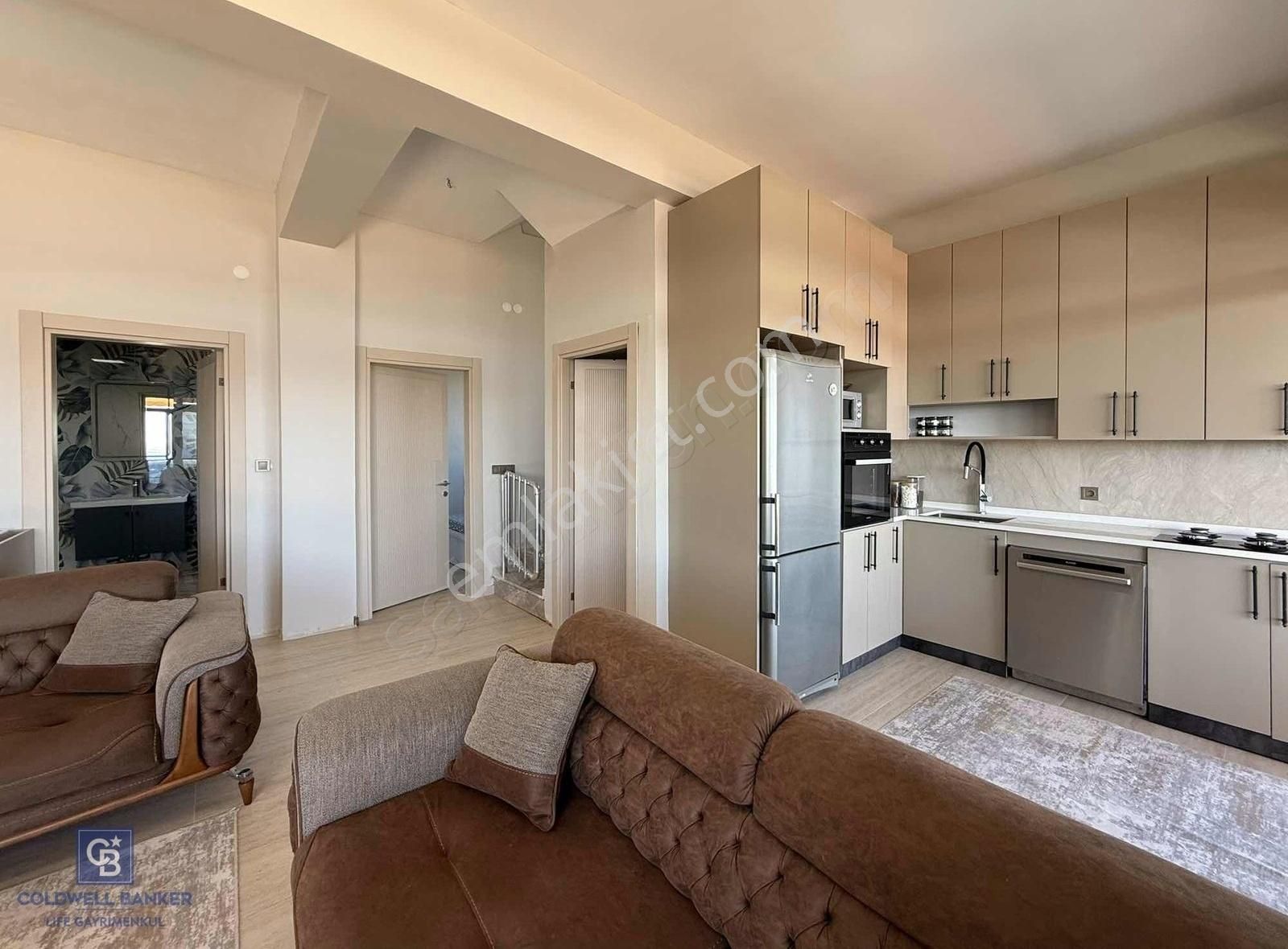 Çandarlı'da Deniz Manzaralı Havuzlu Satılık Tripleks Villa - Görsel 4