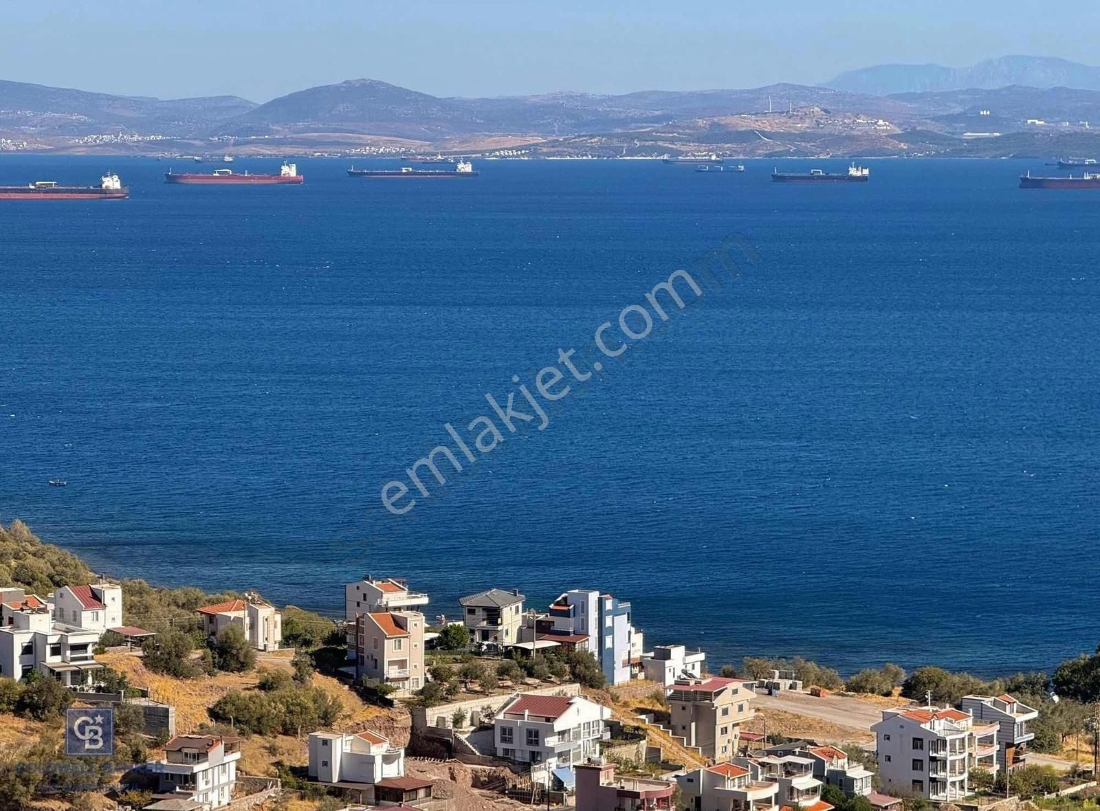 Çandarlı'da Deniz Manzaralı Havuzlu Satılık Tripleks Villa - Görsel 17