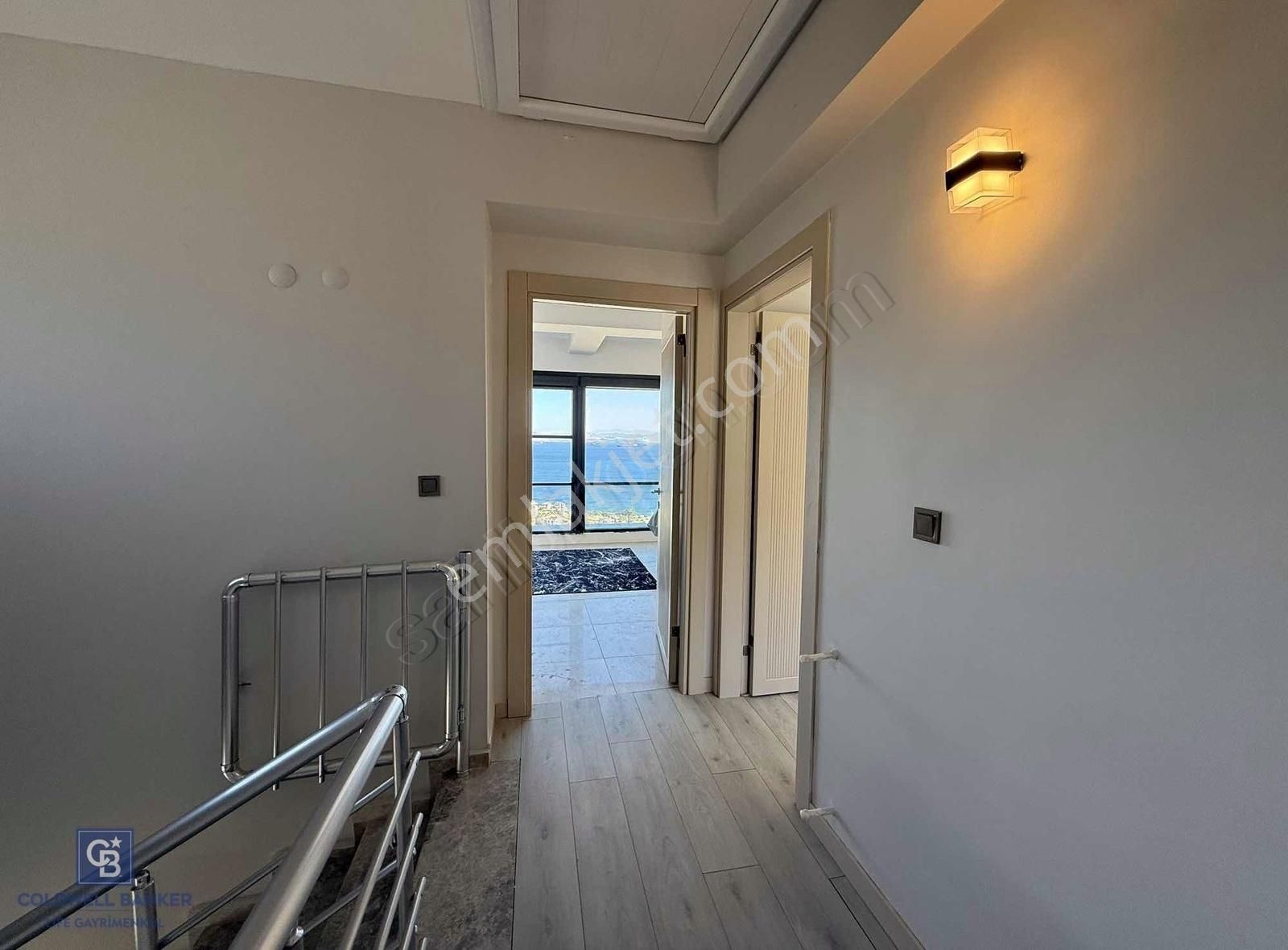 Çandarlı'da Deniz Manzaralı Havuzlu Satılık Tripleks Villa - Görsel 28