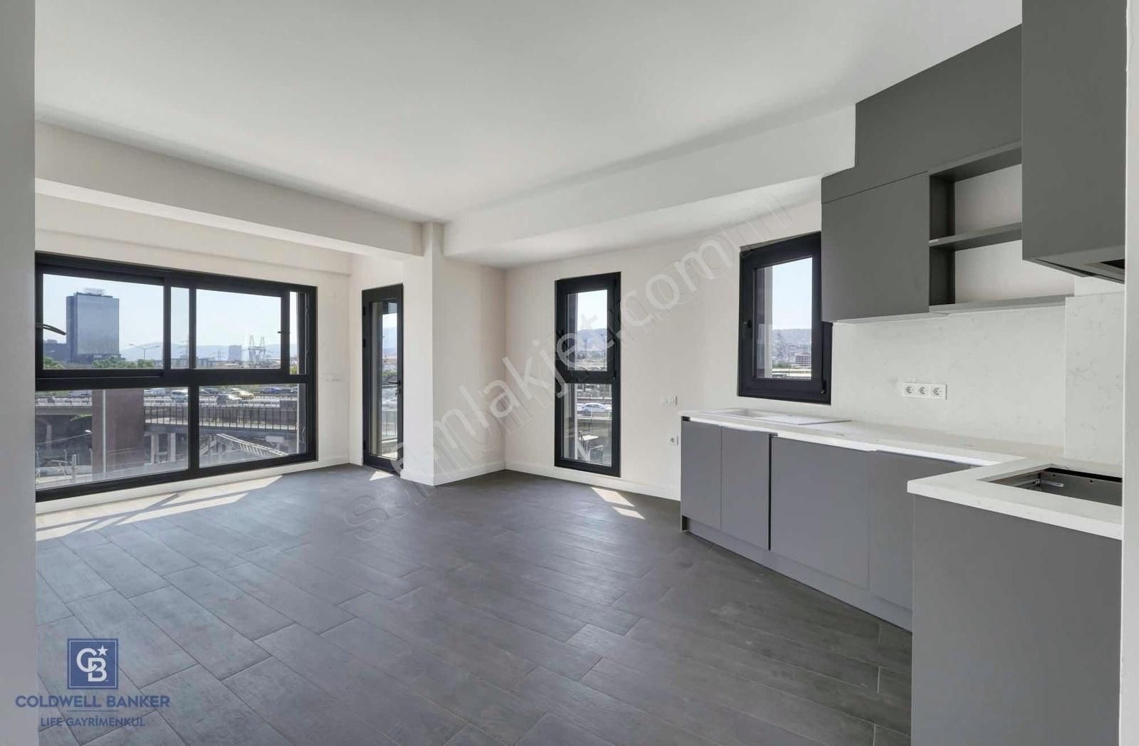 Alsancak Kahramanlarda Tabela Degeri Yüksek 2+1 Kiralık Ofis - Görsel 15