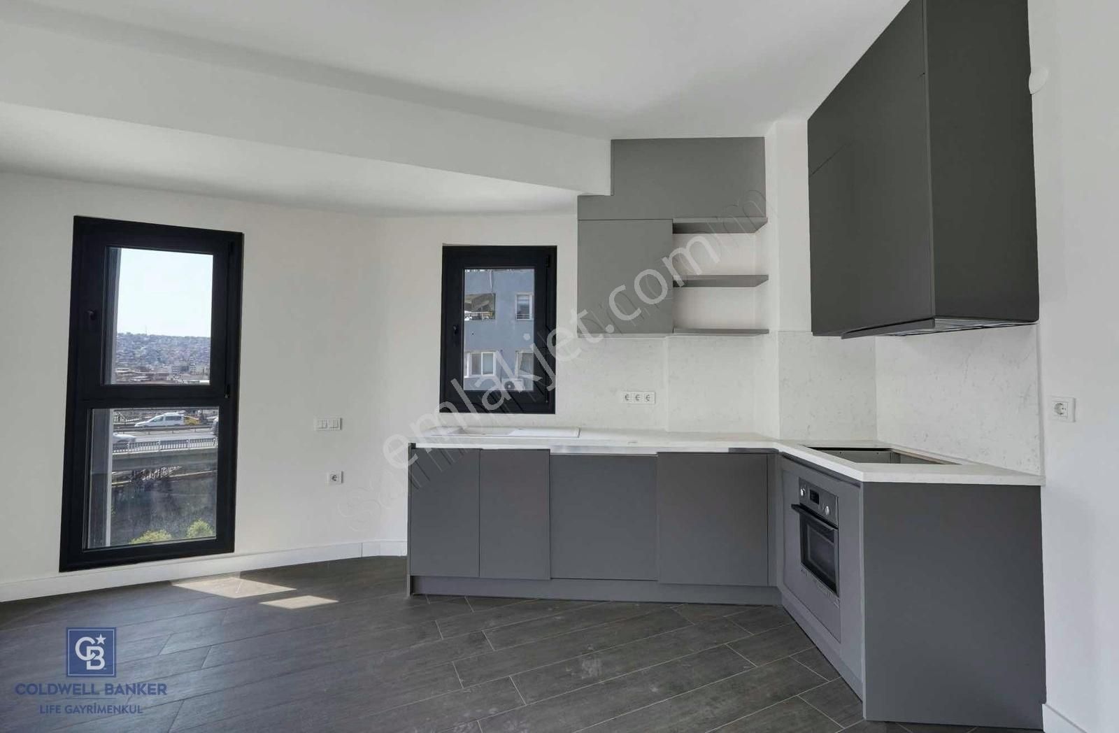Alsancak Kahramanlarda Tabela Degeri Yüksek 2+1 Kiralık Ofis - Görsel 17