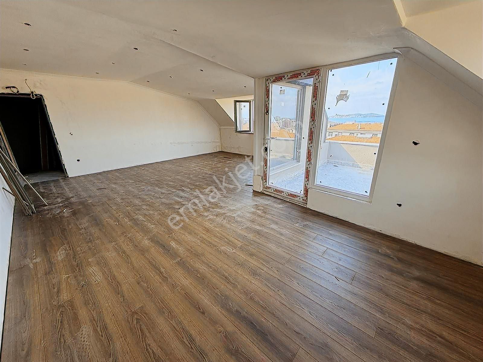 Yatırım'dan Altıntepe Kuğu'da Deniz Manzaralı Sıfır 3+1 Dubleks - Görsel 12