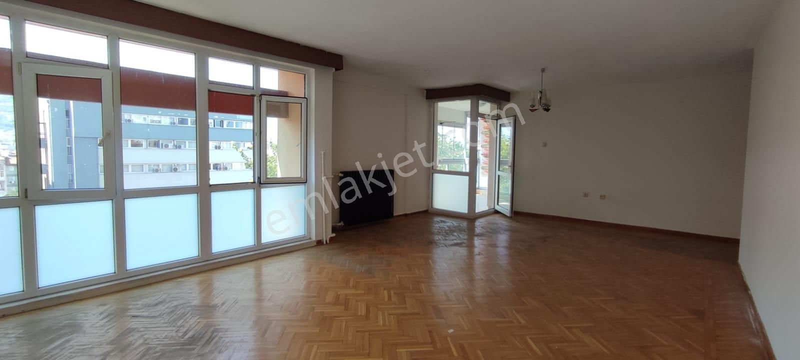 Bursa Şehreküstü Metrosuna Yürüme Mesafesinde 3+1 Geniş Daire - Görsel 15