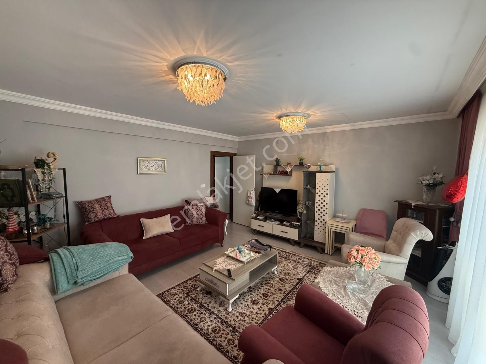 Yzg Den Esentepe Mh.ebeveyn Banyolu Kilerli 3+1 İskanlı Satılık Daire