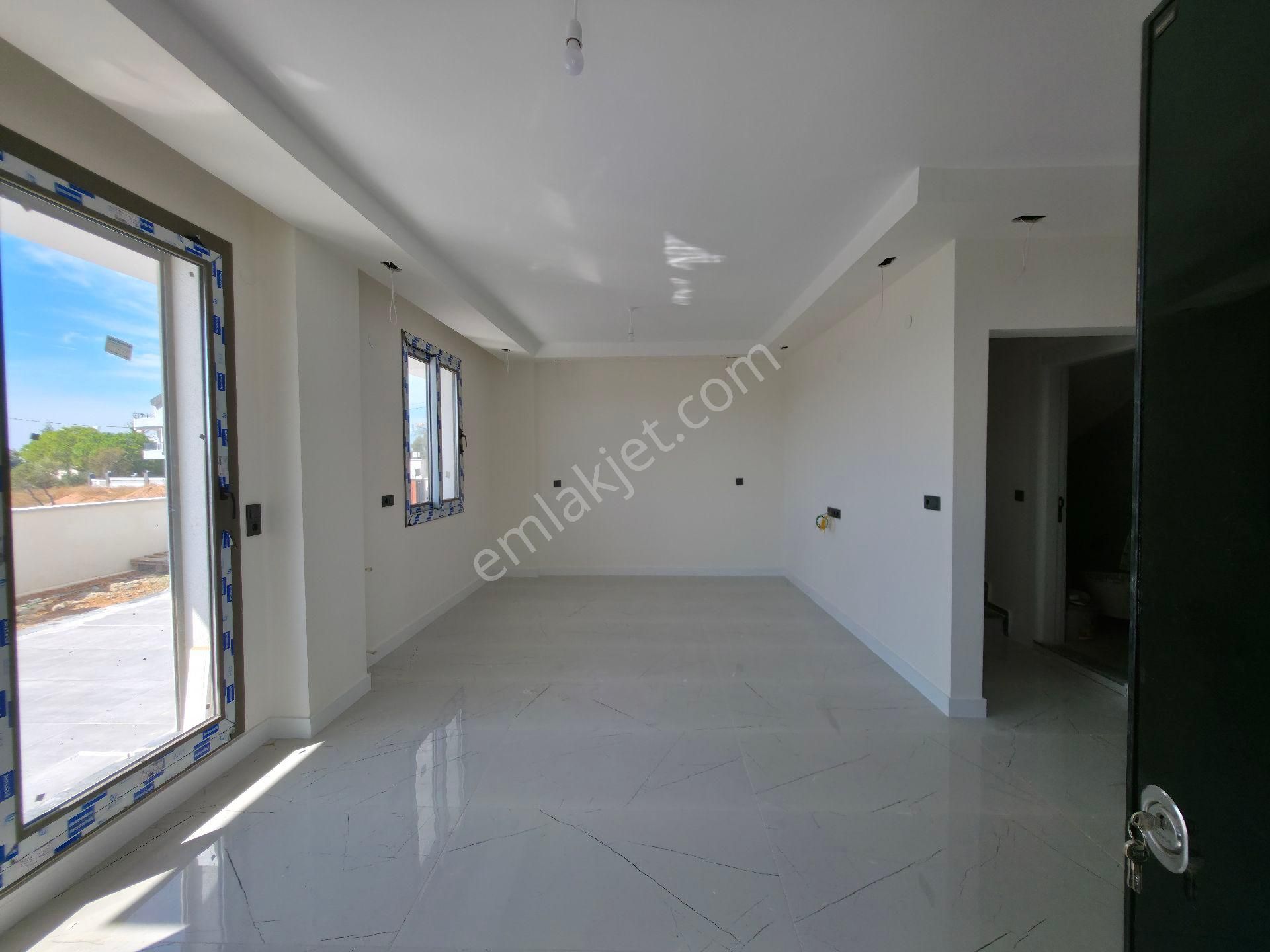 Havuzlu Site İçerisinde 3+1 Villa - Görsel 5