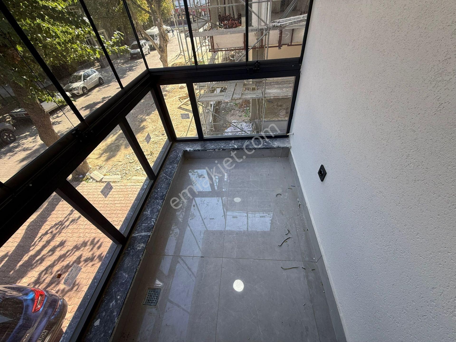 İstanbul House'dan Bahçelievler Merkezde 3+1 Ara Kat Sıfır 135m2 - Görsel 3