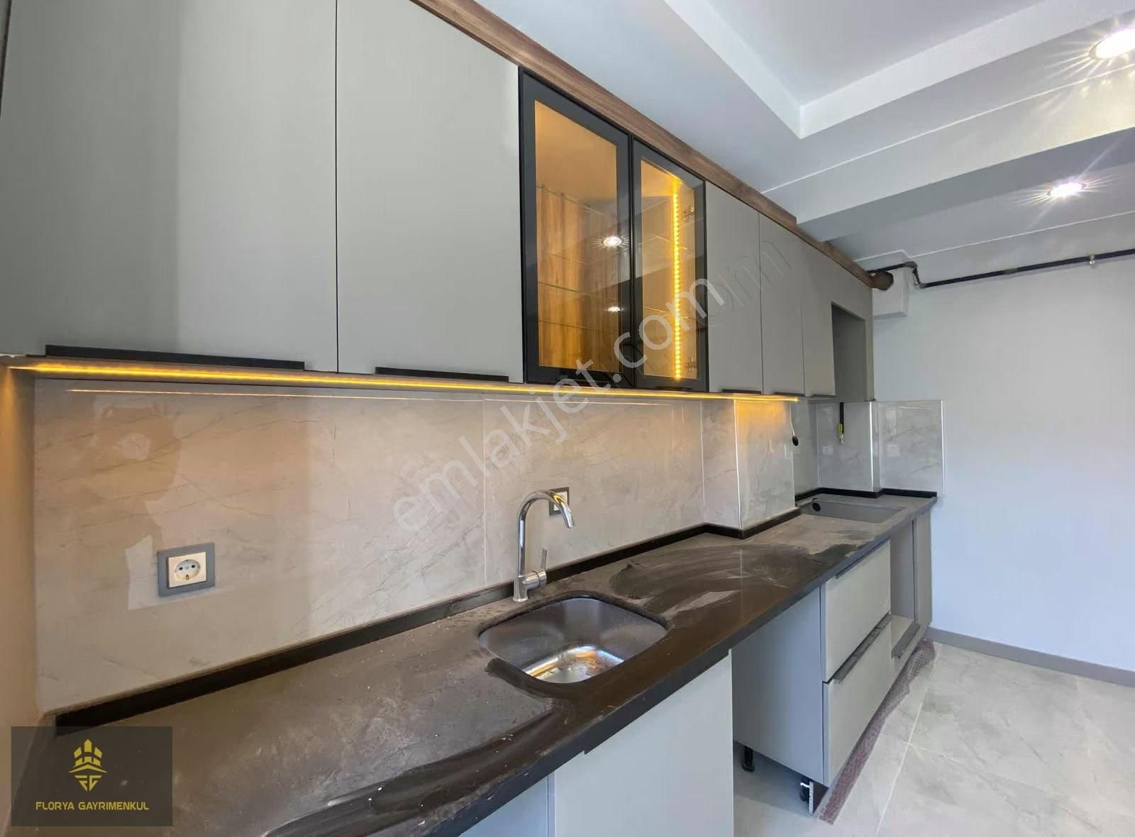 Florya'dan Tei Yakını Geniş Lüks 3+1 Daireler - Görsel 2