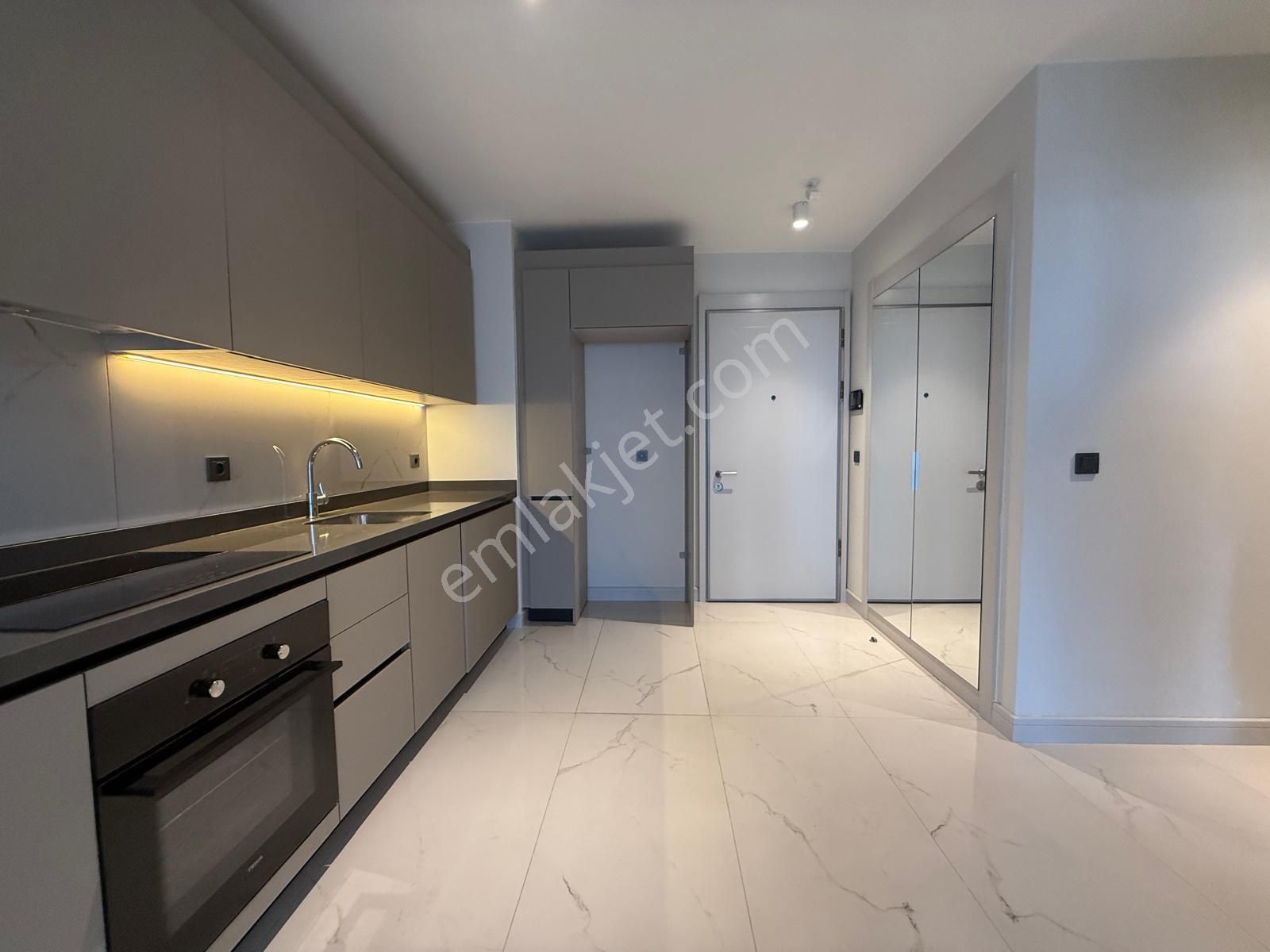 İstanbul House'dan Sinpaş Boulevard Sitesinde 1+1 Ara Kat Daire - Görsel 3