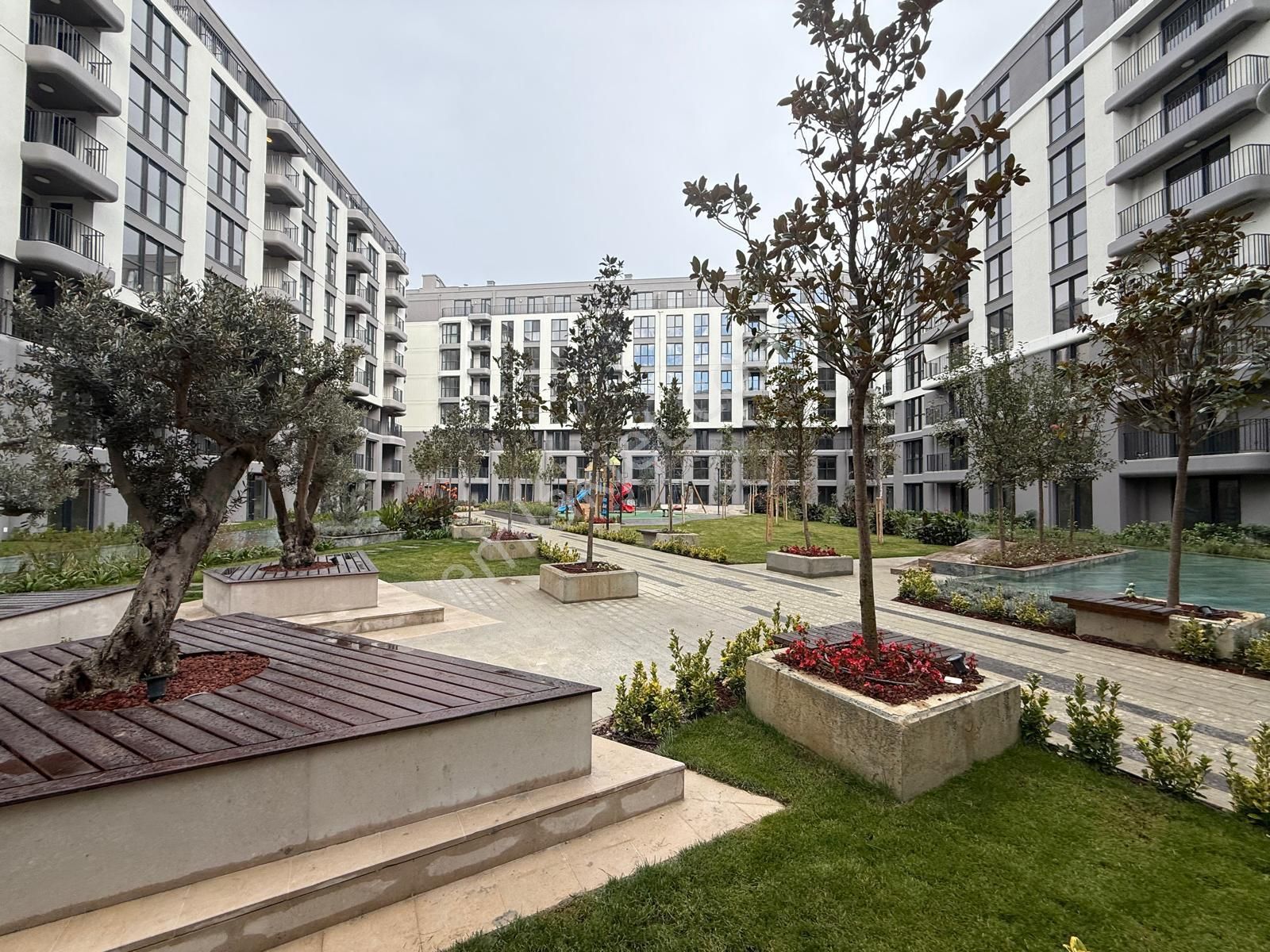 İstanbul House'dan Sinpaş Boulevard Sitesinde 1+1 Ara Kat Daire