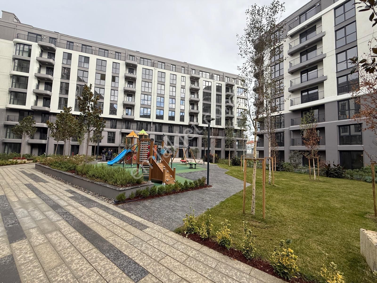 İstanbul House'dan Sinpaş Boulevard Sitesinde 1+1 Ara Kat Daire - Görsel 23