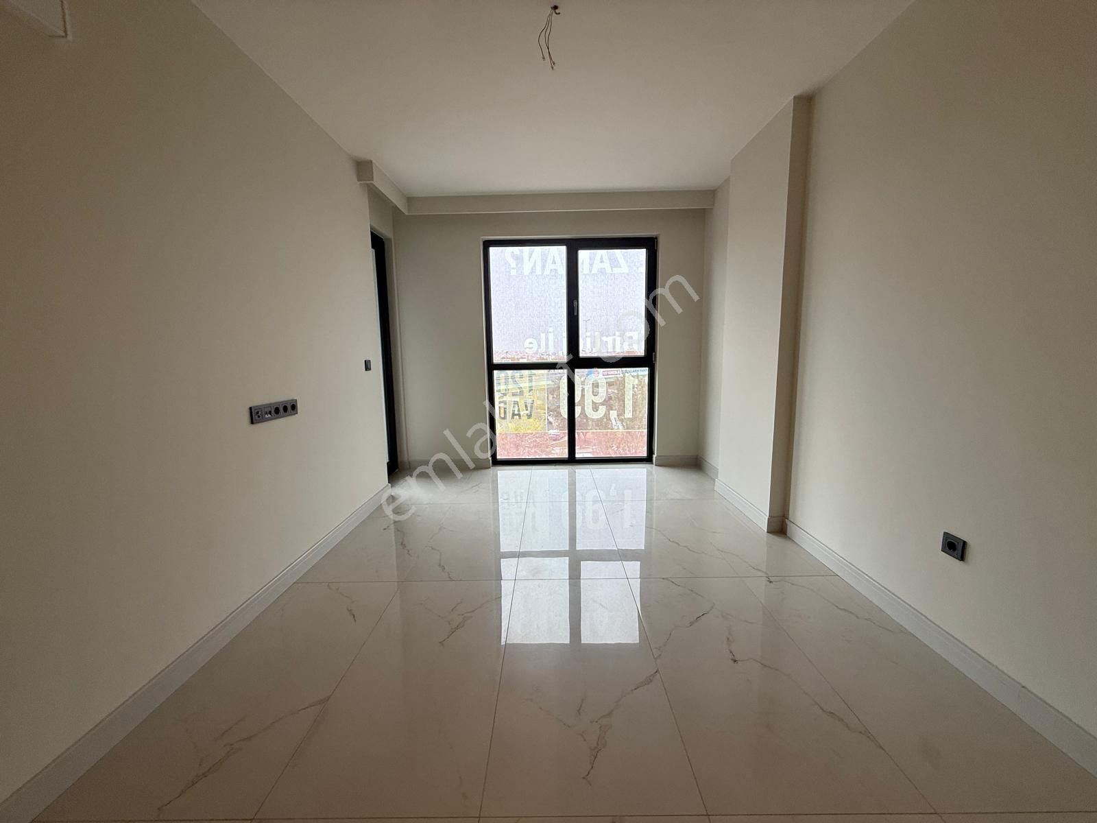 İstanbul House'dan Sinpaş Boulevard Sitesinde 1+1 Ara Kat Daire - Görsel 2