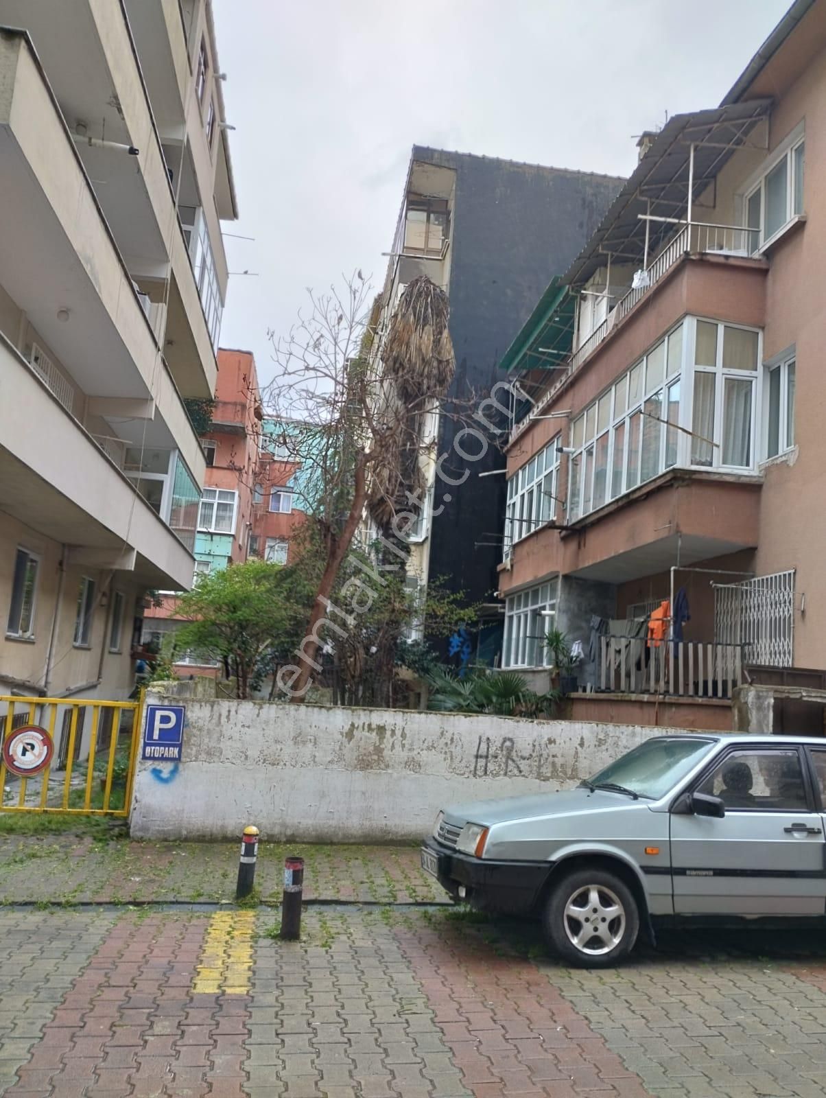 Bakırköy Y.mah Marmaraya İki Sok Semt Pazarına Bir Sk Mesafe Ara Kat Salonu 25 M2 Olan 2+1 95 - Görsel 26