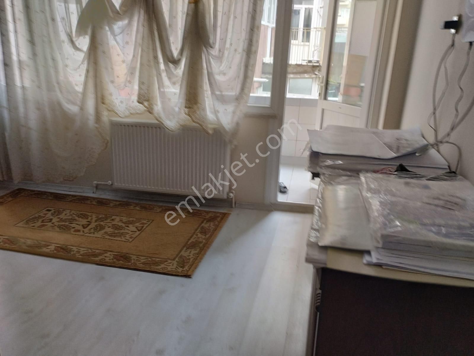 Bakırköy Y.mah Marmaraya İki Sok Semt Pazarına Bir Sk Mesafe Ara Kat Salonu 25 M2 Olan 2+1 95 - Görsel 13