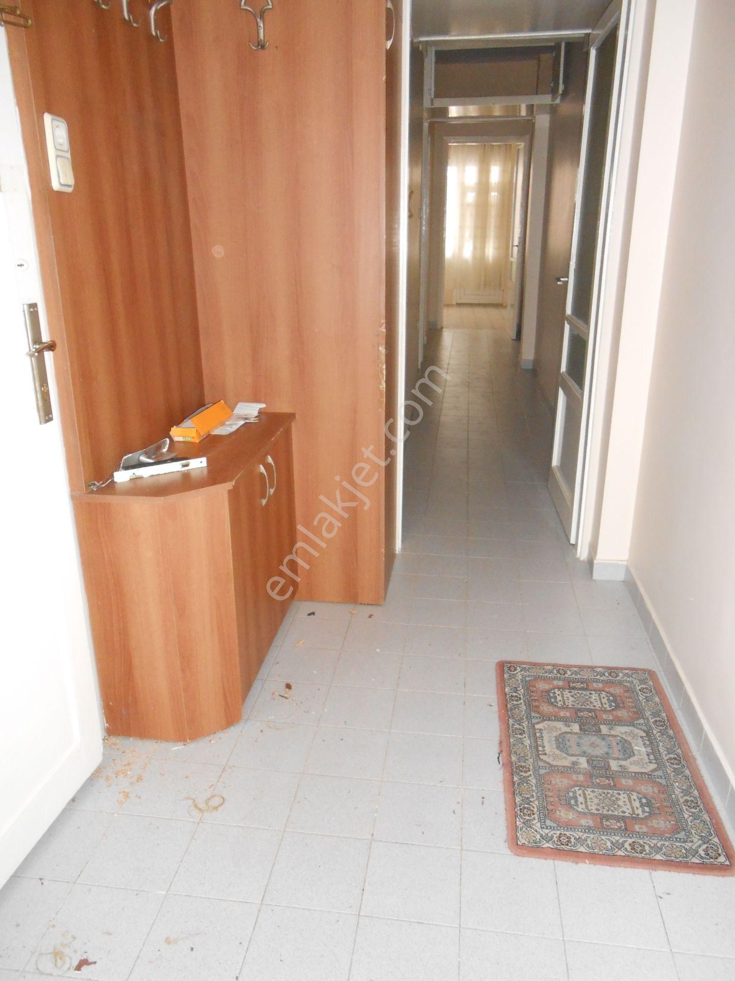 Bakırköy Y.mah Marmaraya İki Sok Semt Pazarına Bir Sk Mesafe Ara Kat Salonu 25 M2 Olan 2+1 95 - Görsel 15