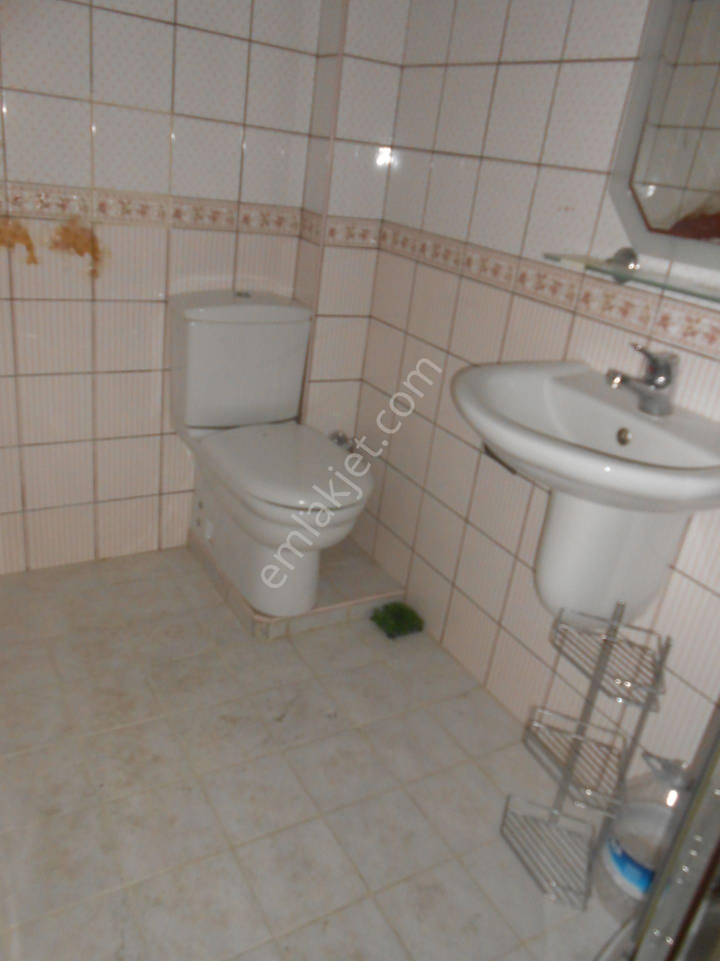 Bakırköy Y.mah Marmaraya İki Sok Semt Pazarına Bir Sk Mesafe Ara Kat Salonu 25 M2 Olan 2+1 95 - Görsel 30