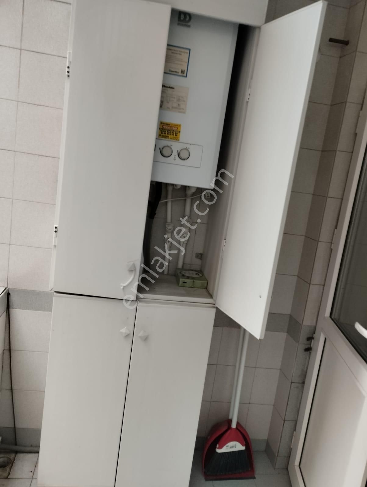 Bakırköy Y.mah Marmaraya İki Sok Semt Pazarına Bir Sk Mesafe Ara Kat Salonu 25 M2 Olan 2+1 95 - Görsel 5