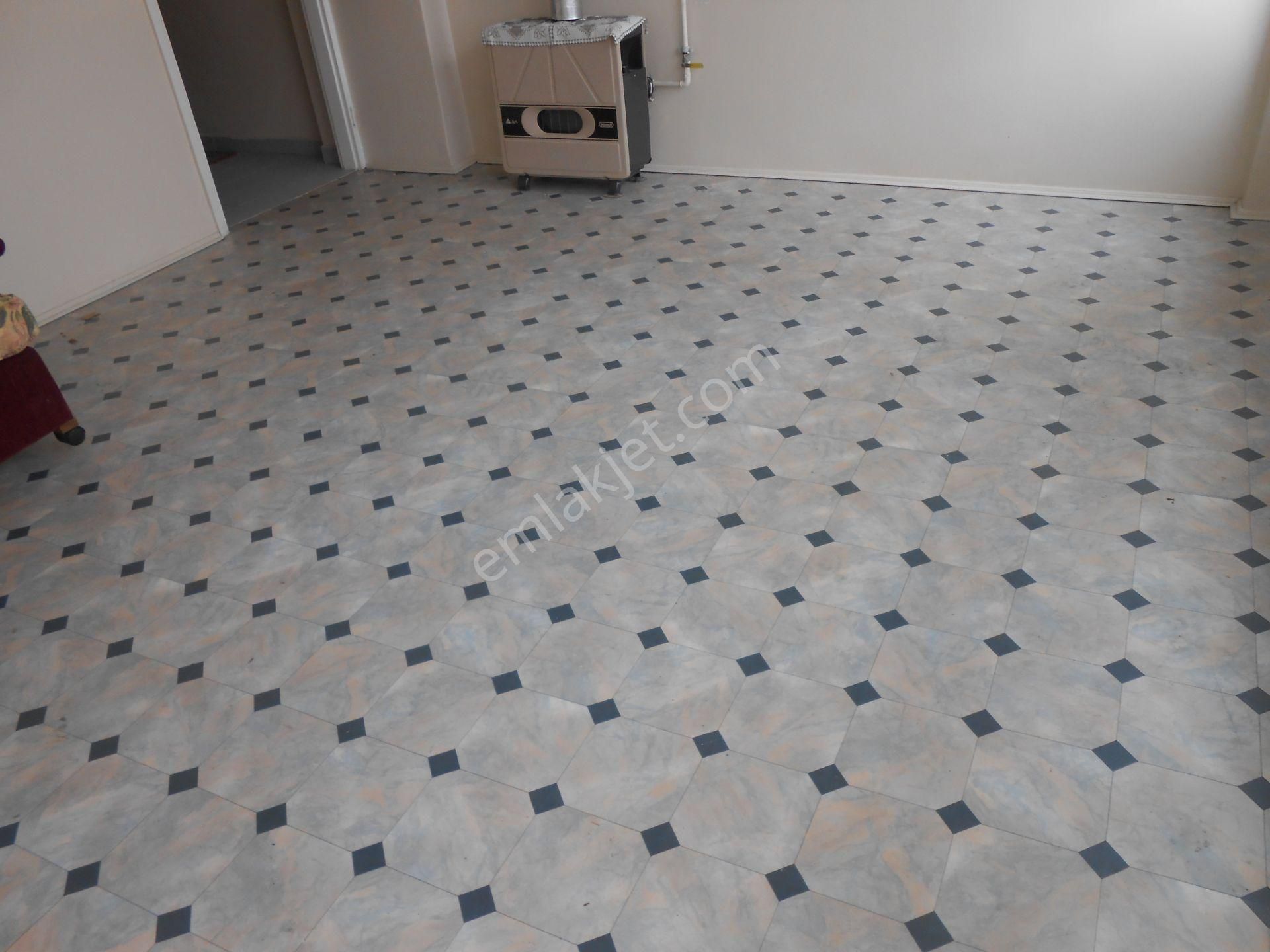 Bakırköy Y.mah Marmaraya İki Sok Semt Pazarına Bir Sk Mesafe Ara Kat Salonu 25 M2 Olan 2+1 95 - Görsel 6