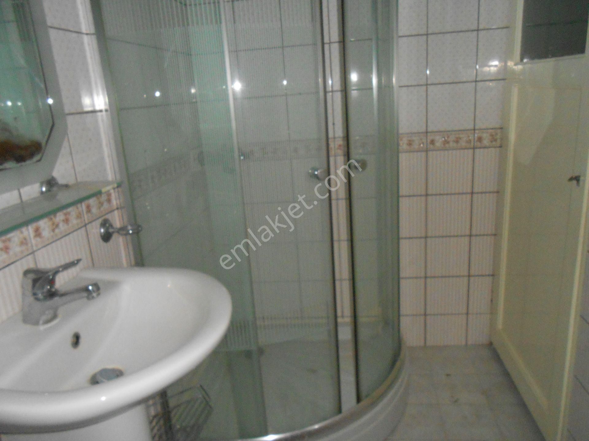 Bakırköy Y.mah Marmaraya İki Sok Semt Pazarına Bir Sk Mesafe Ara Kat Salonu 25 M2 Olan 2+1 95 - Görsel 28