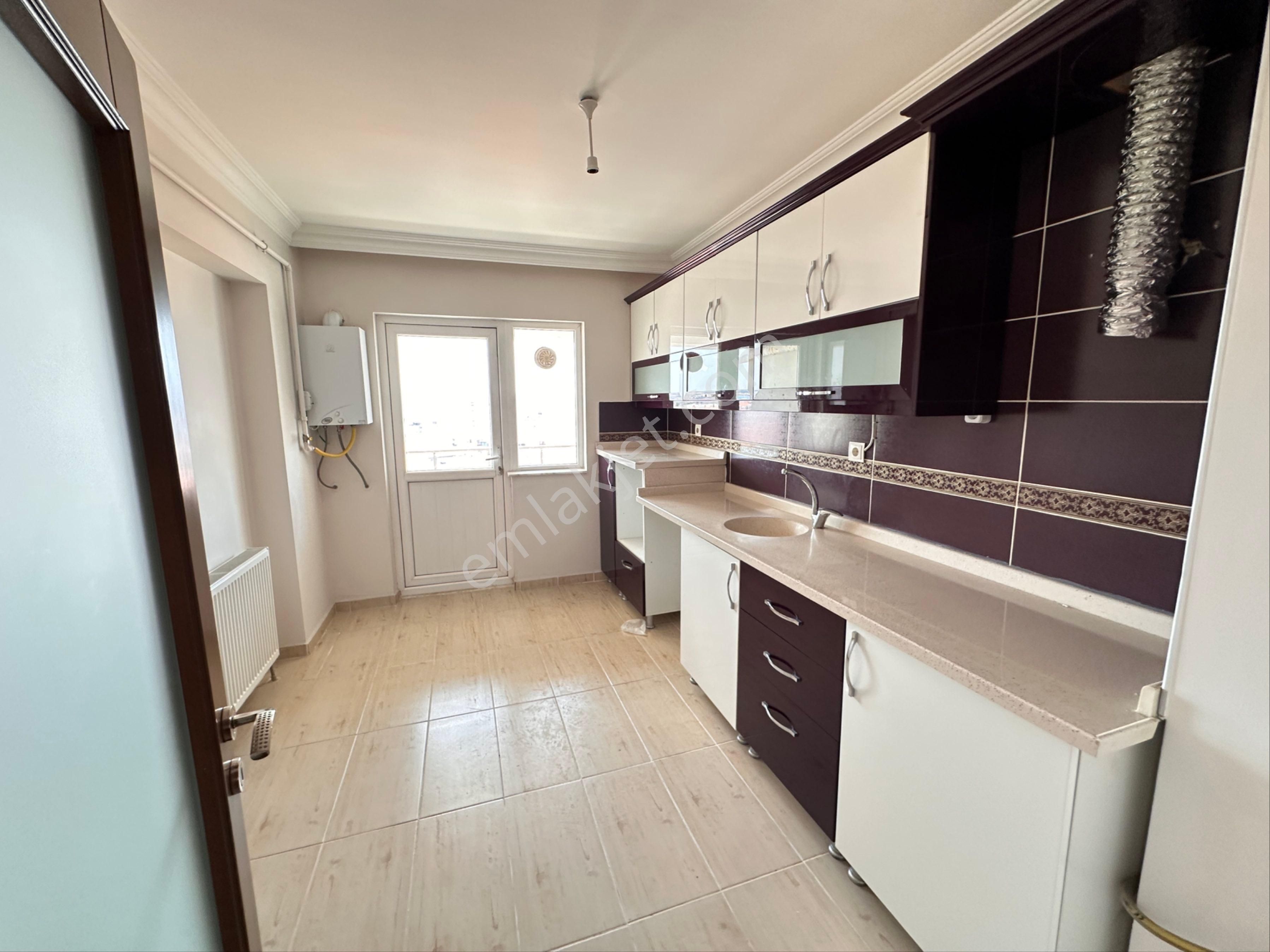 Şehitler De Sitede Katta Kiralık 3+1 Daire - Görsel 2