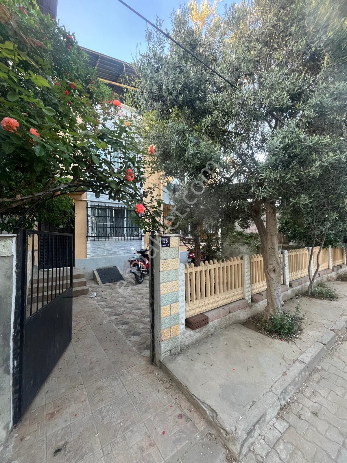 Yenimahhede Satılık Doğalgazlı Ve 2 Katlı Müstekil Ev - Görsel 16