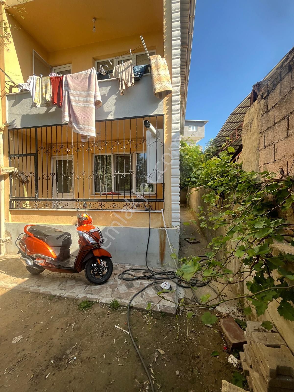 Yenimahhede Satılık Doğalgazlı Ve 2 Katlı Müstekil Ev - Görsel 6