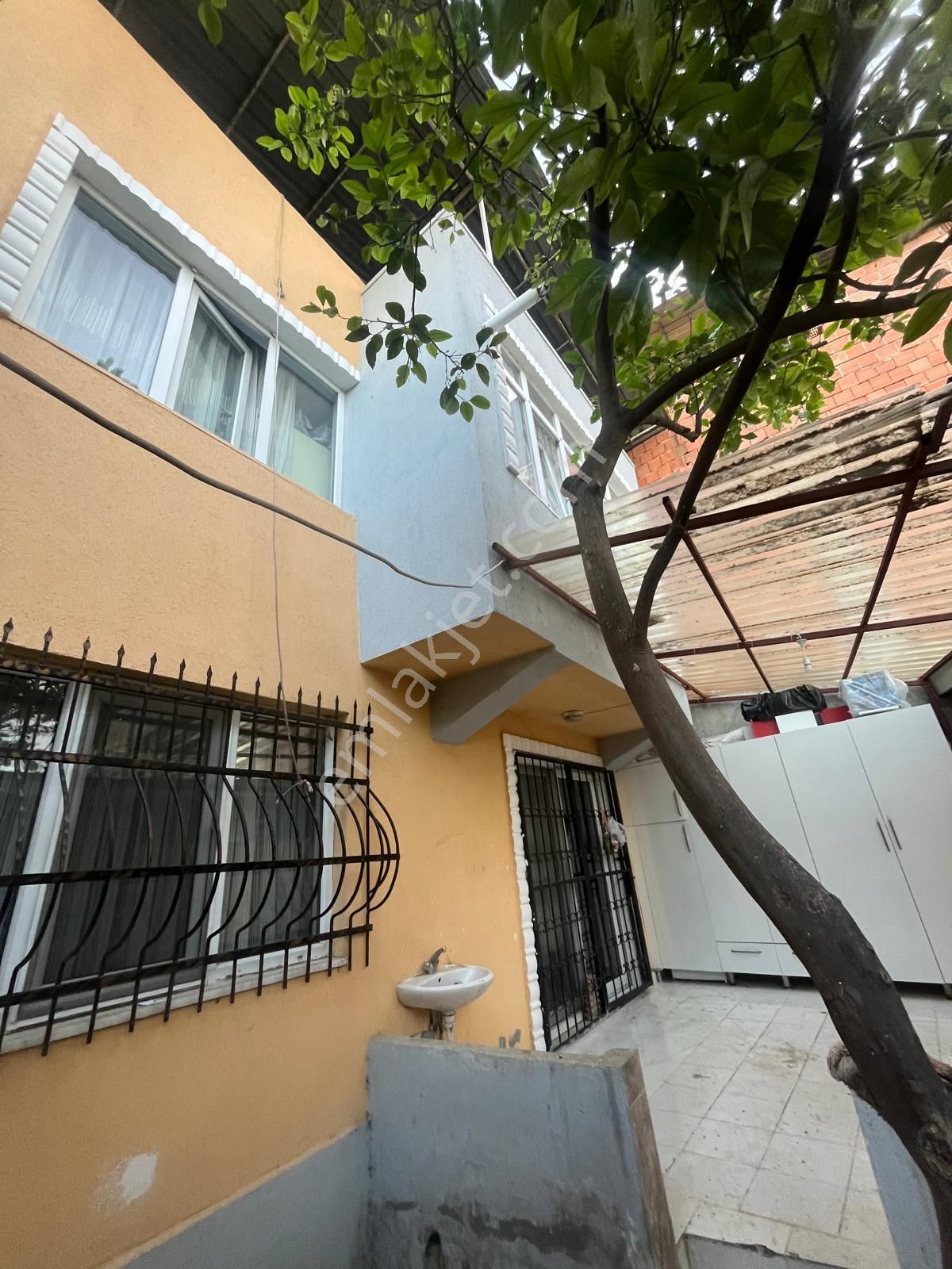 Yenimahhede Satılık Doğalgazlı Ve 2 Katlı Müstekil Ev - Görsel 11