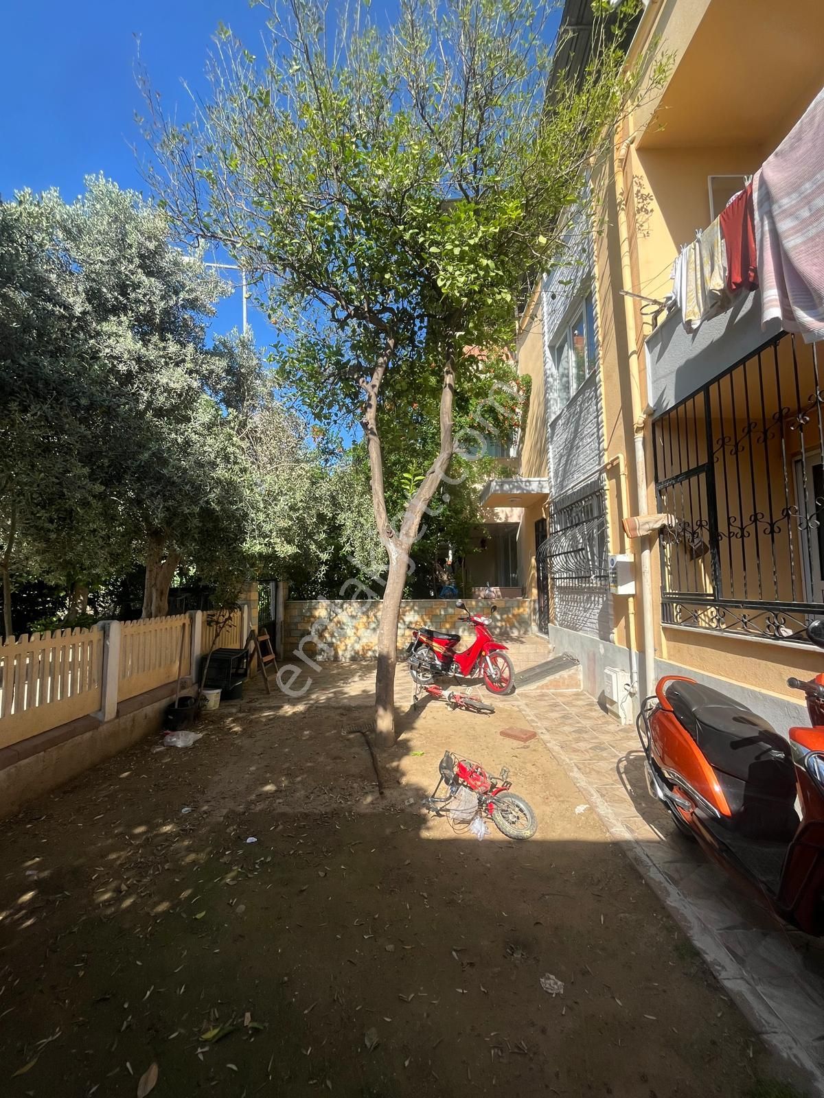 Yenimahhede Satılık Doğalgazlı Ve 2 Katlı Müstekil Ev - Görsel 8