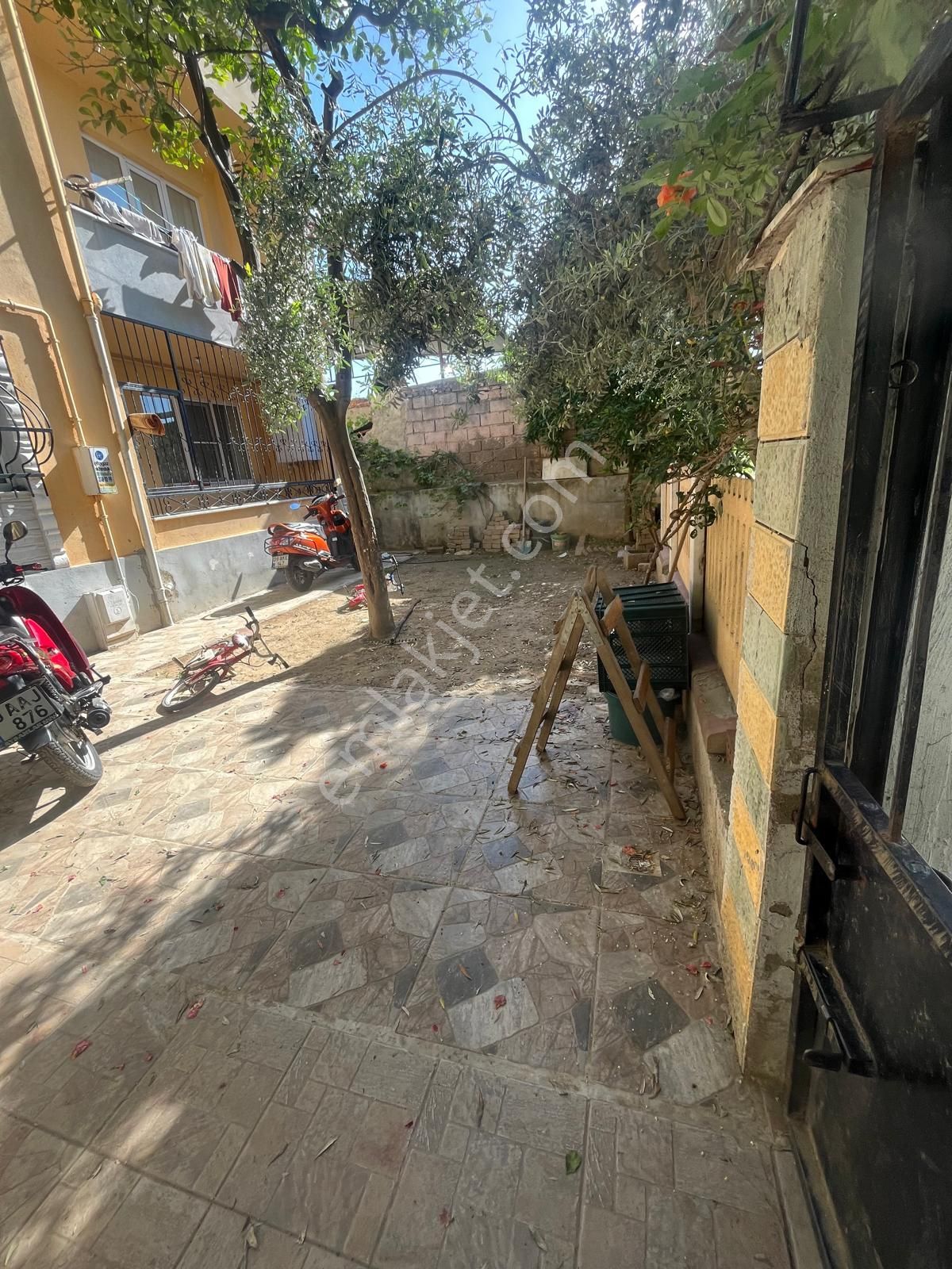 Yenimahhede Satılık Doğalgazlı Ve 2 Katlı Müstekil Ev - Görsel 5