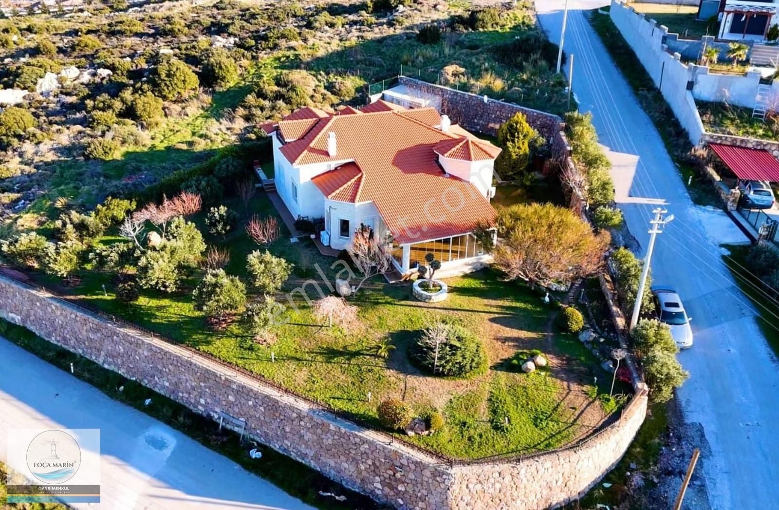 Foçaköy'de Geniş Bahçeli- Tam Müstakil Deniz Manzaralı Villa - Görsel 13