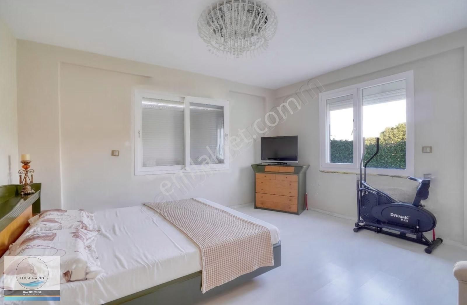 Foçaköy'de Geniş Bahçeli- Tam Müstakil Deniz Manzaralı Villa - Görsel 9